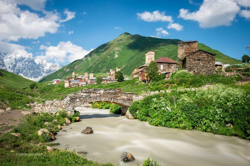 Guesthouse Lika Ushguli Exterior foto